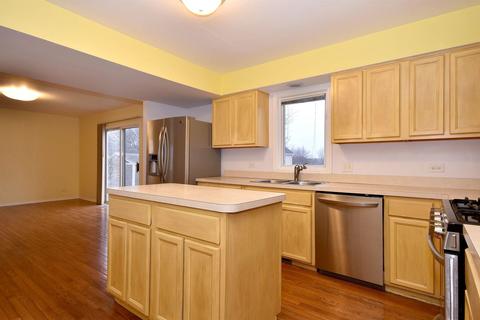933 Hillside Ct, Bartlett, IL 60103 photo 10