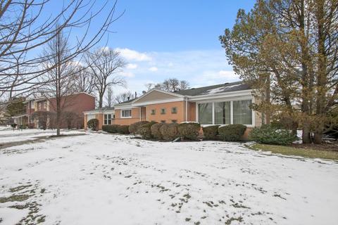 1047 Arbor Ln, Glenview, IL 60025 photo 2