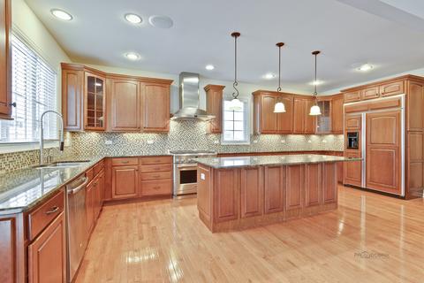 5375 Brompton Ln, Gurnee, IL 60031 photo 9