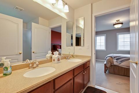5375 Brompton Ln, Gurnee, IL 60031 photo 22