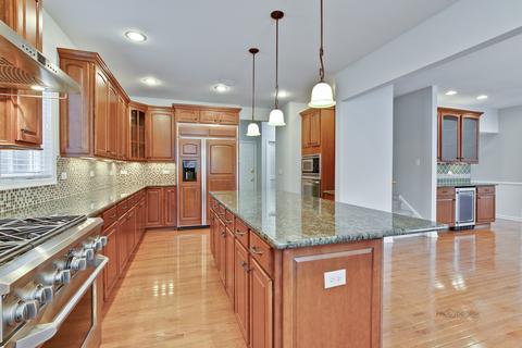 5375 Brompton Ln, Gurnee, IL 60031 photo 10