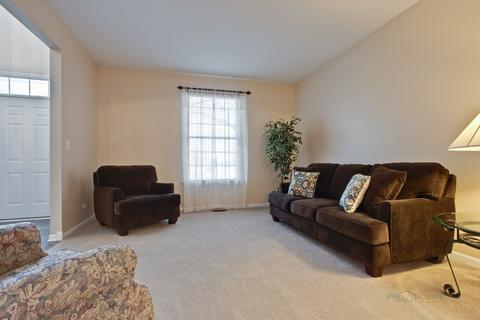 5363 Galloway Dr, Hoffman Estates, IL 60192 photo 3