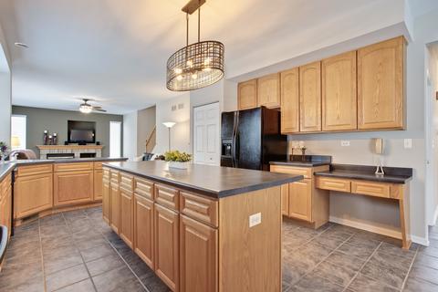 5363 Galloway Dr, Hoffman Estates, IL 60192 photo 8