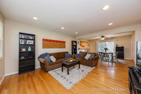 575 Kingman Ln, Hoffman Estates, IL 60169 photo 3