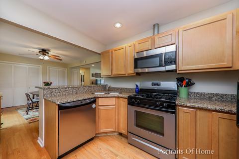 575 Kingman Ln, Hoffman Estates, IL 60169 photo 6