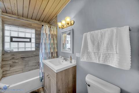 357 W Army Trail Blvd, Addison, IL 60101 photo 11