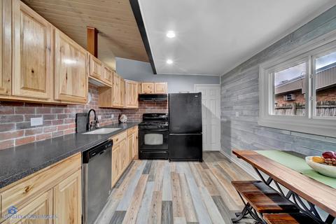 357 W Army Trail Blvd, Addison, IL 60101 photo 6