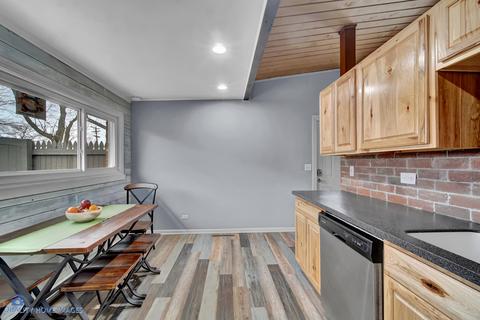 357 W Army Trail Blvd, Addison, IL 60101 photo 8