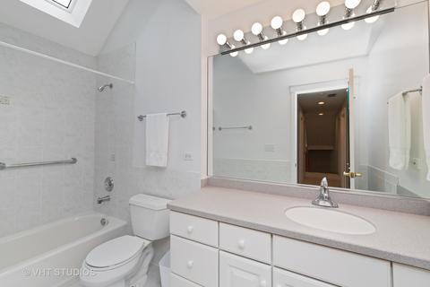 2000 Dewes St, Glenview, IL 60025 photo 21