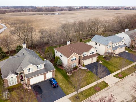 2248 Barrett Dr, Algonquin, IL 60102 photo 2