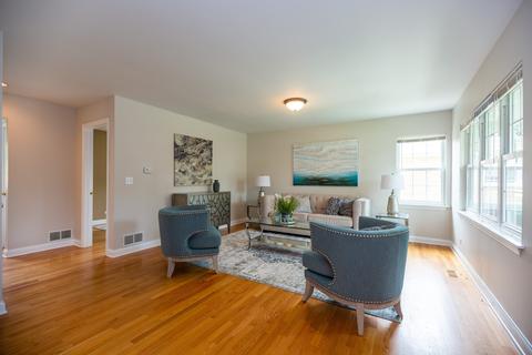 529 Radcliffe Ave, Des Plaines, IL 60016 photo 3