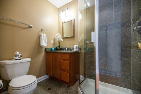 529 Radcliffe Ave, Des Plaines, IL 60016 photo 8