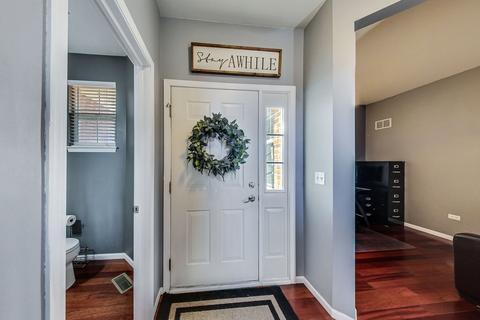 414 Legend Ln, Mchenry, IL 60050 photo 2