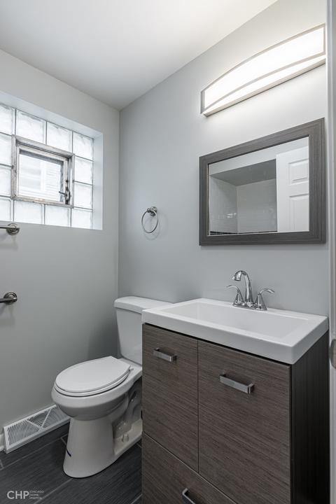 57 E 102nd Pl, Chicago, IL 60628 photo 9