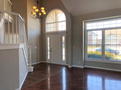 2036 Gardner Cir E, Aurora, IL 60503 photo 2