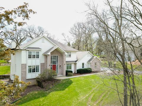 7537 Grace Dr, Roscoe, IL 61073 photo 2