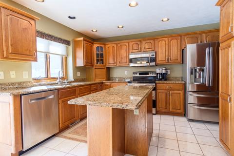 7537 Grace Dr, Roscoe, IL 61073 photo 8