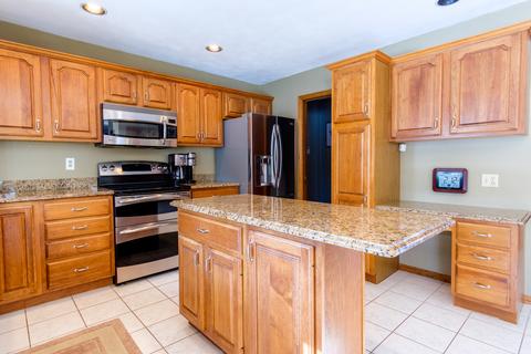 7537 Grace Dr, Roscoe, IL 61073 photo 9