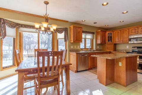 7537 Grace Dr, Roscoe, IL 61073 photo 11