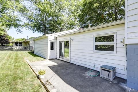209 Hillside Ln, Bloomington, IL 61701 photo 6
