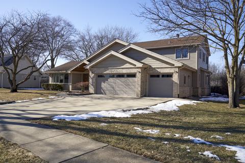 1654 Silverpine Dr, Northbrook, IL 60062 photo 2