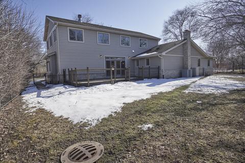 1654 Silverpine Dr, Northbrook, IL 60062 photo 3