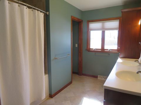 2005 E 38th St, Sterling, IL 61081 photo 16