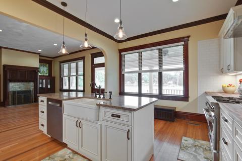1812 N Riverside Dr, Mchenry, IL 60050 photo 9