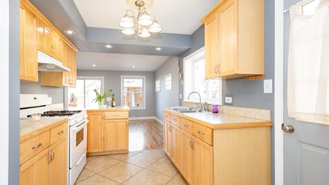 6426 Pershing Rd, Berwyn, IL 60402 photo 10