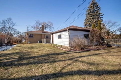 1975 Maple St, Des Plaines, IL 60018 photo 2