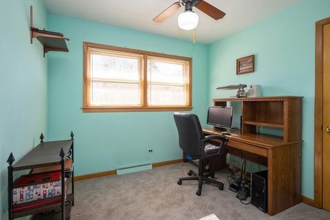 1975 Maple St, Des Plaines, IL 60018 photo 7