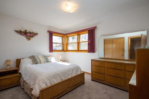 1975 Maple St, Des Plaines, IL 60018 photo 6