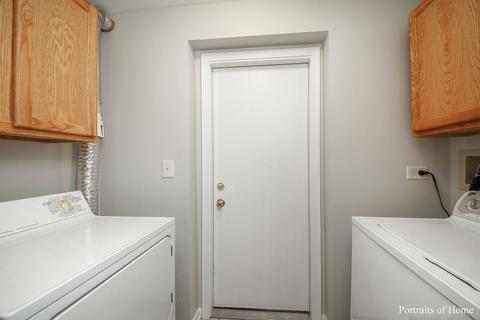 119 Braxton Ln, Aurora, IL 60504 photo 8