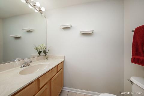 119 Braxton Ln, Aurora, IL 60504 photo 9