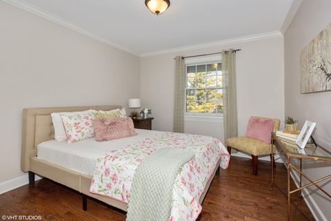 1035 E Benton Ave, Naperville, IL 60540 photo 11
