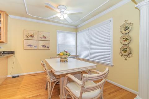 3925 Michael Ln, Glenview, IL 60026 photo 9
