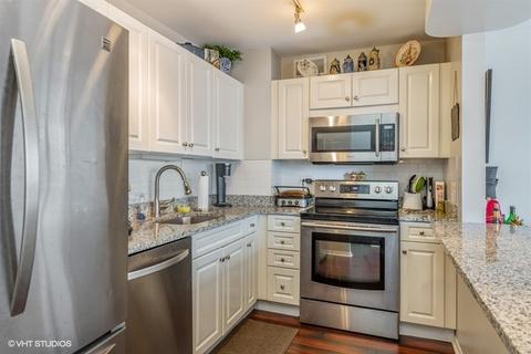 33 E Cedar St #18B, Chicago, IL 60611 photo 6