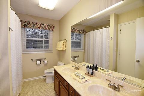 26 W174 Tomahawk Dr, Wheaton, IL 60189 photo 12