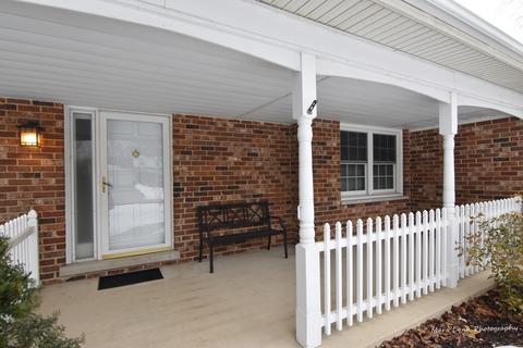 26 W174 Tomahawk Dr, Wheaton, IL 60189 photo 2