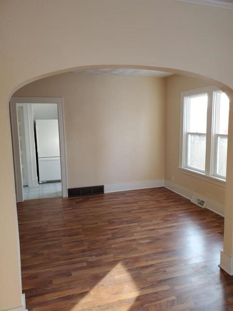 621 W Ringold St, Freeport, IL 61032 photo 4