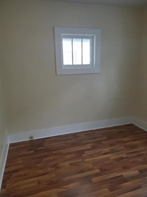 621 W Ringold St, Freeport, IL 61032 photo 2