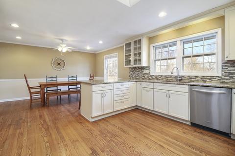 2400 Maple Ave, Northbrook, IL 60062 photo 5