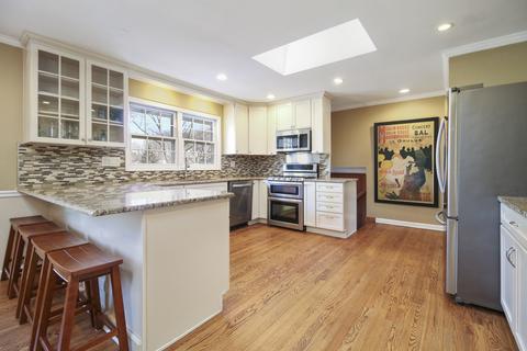 2400 Maple Ave, Northbrook, IL 60062 photo 6