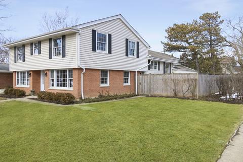 2400 Maple Ave, Northbrook, IL 60062 photo 2