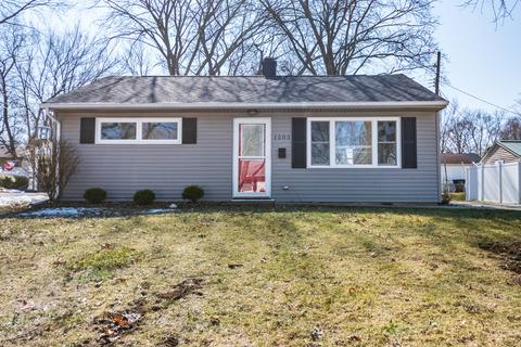 1203 Prairie Ln, Bloomington, IL 61701 photo 1