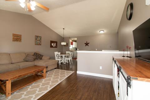 1106 Ogelthorpe Ave, Normal, IL 61761 photo 4
