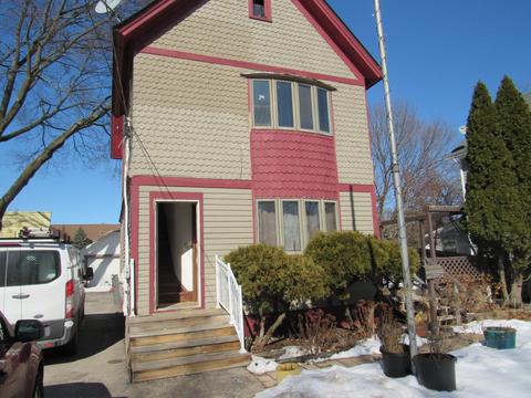 566 Walnut Ave, Elgin, IL 60123 photo 1