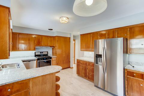 1102 E Illinois St, Wheaton, IL 60187 photo 7
