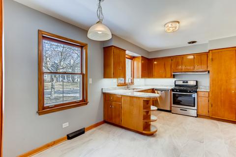 1102 E Illinois St, Wheaton, IL 60187 photo 9