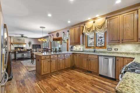 1350 Tunbridge Trl, Algonquin, IL 60102 photo 9